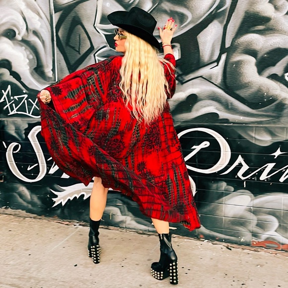 CHAI RED SILK SUSTAINABLE KIMONO - Picture 3 of 15